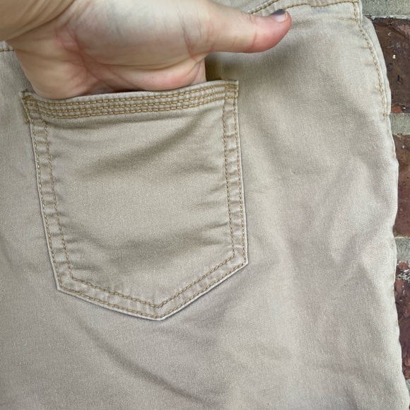 Ladies Beige Khaki Time And Tru Drawstring Elastic Waist Shorts Size Small - Picture 5 of 8